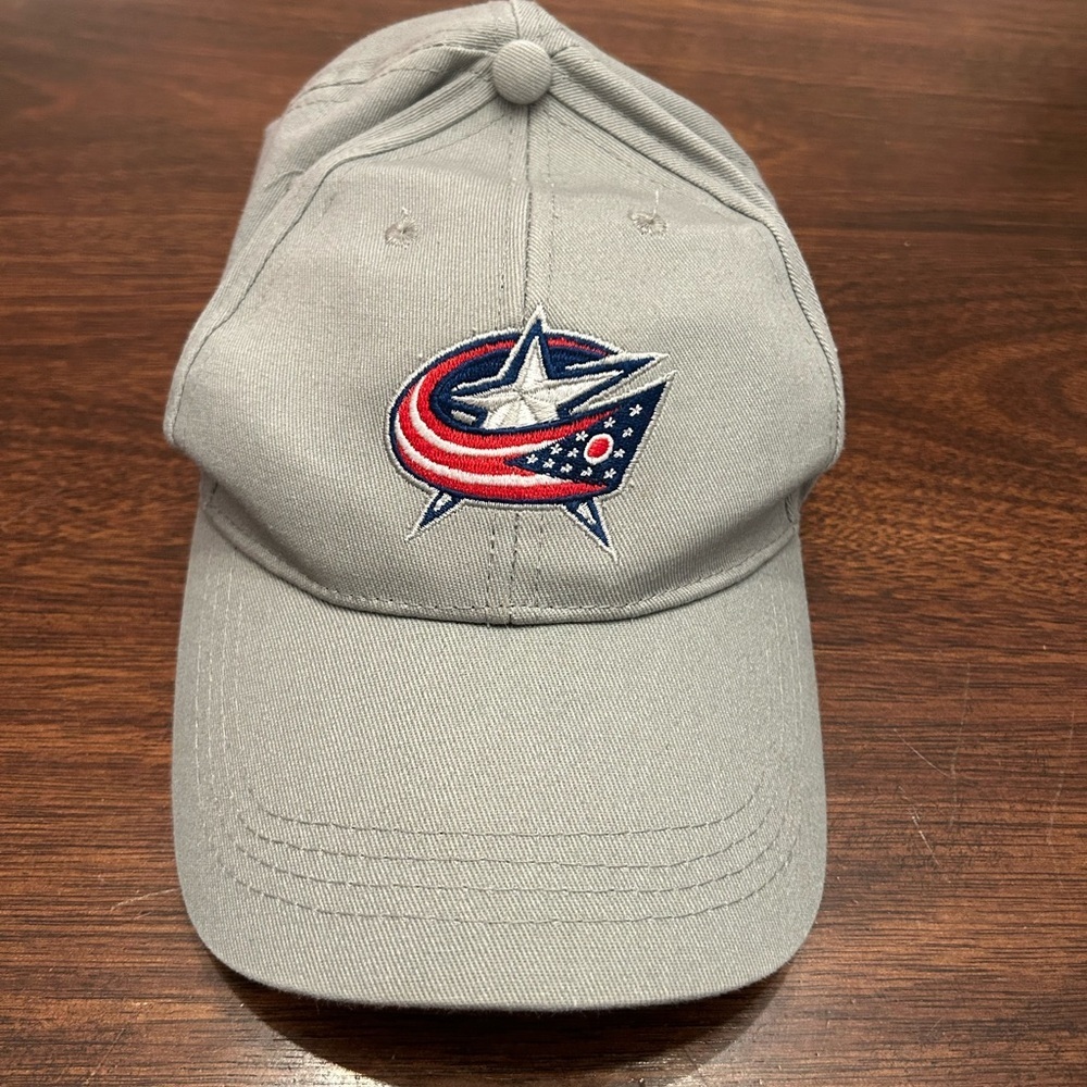 Columbus Blue Jackets Gray Baseball Cap with Team Logo